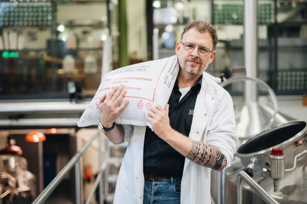 Marc Janssen - Onder de rook van de brouwerij